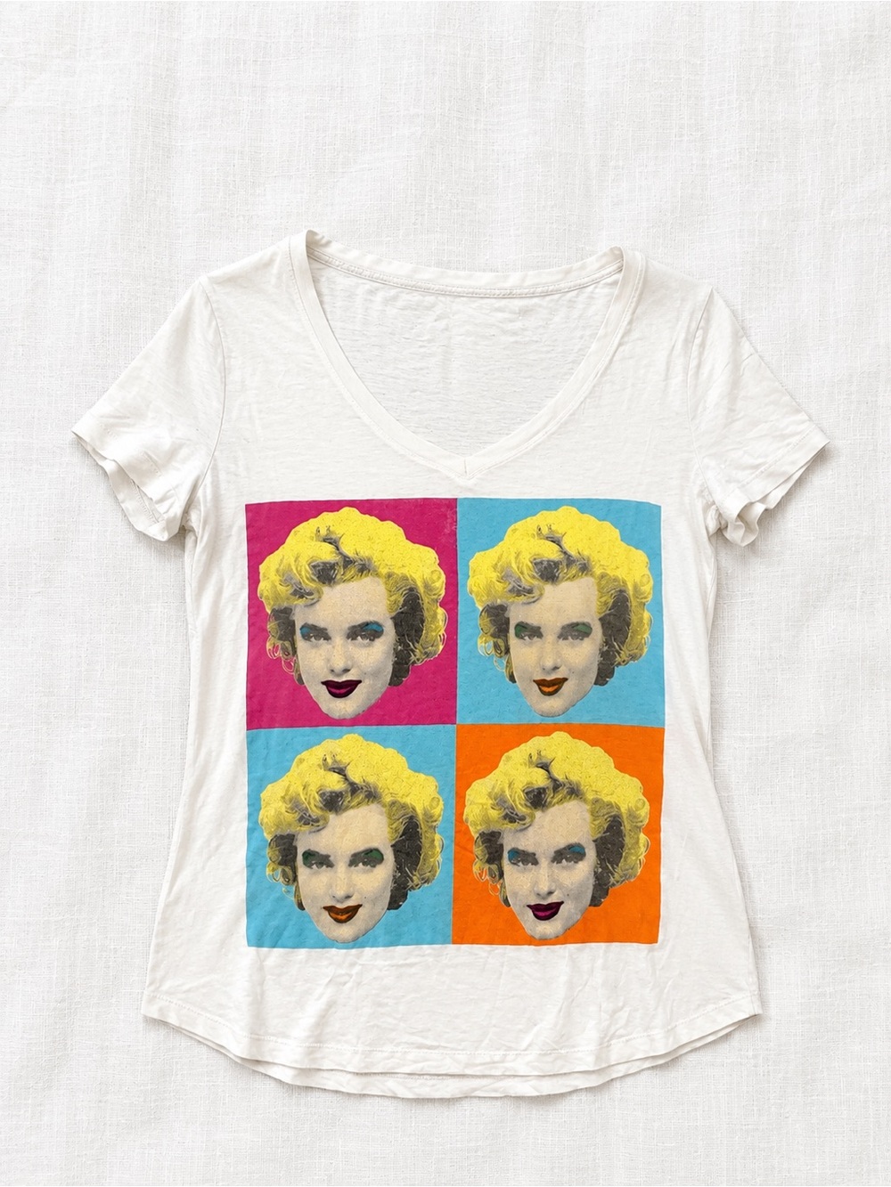 Photographs by André de Dienes Marilyn Monroe Pop Art Graphic V-Neck T-Shirt